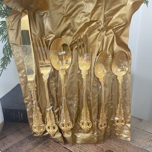 Vintage Stanley Roberts Golden Sir Mark Service for 12